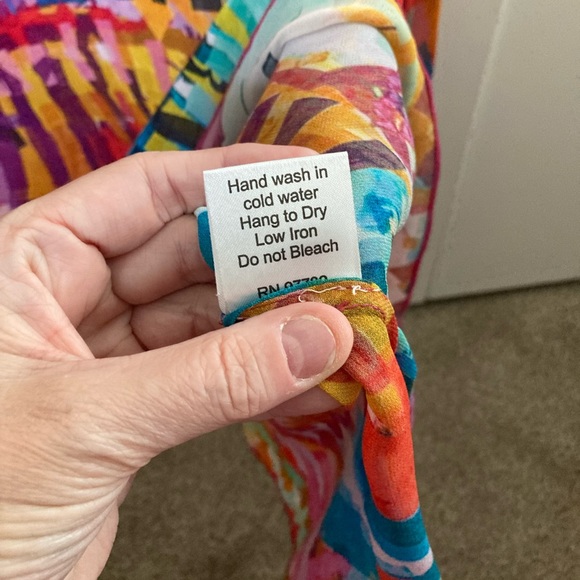 Northstyle Beautiful blouse with silky tank underneath. - Picture 5 of 5